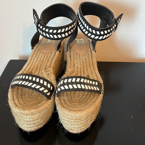 Joe’s Wedge - Picture 1 of 3